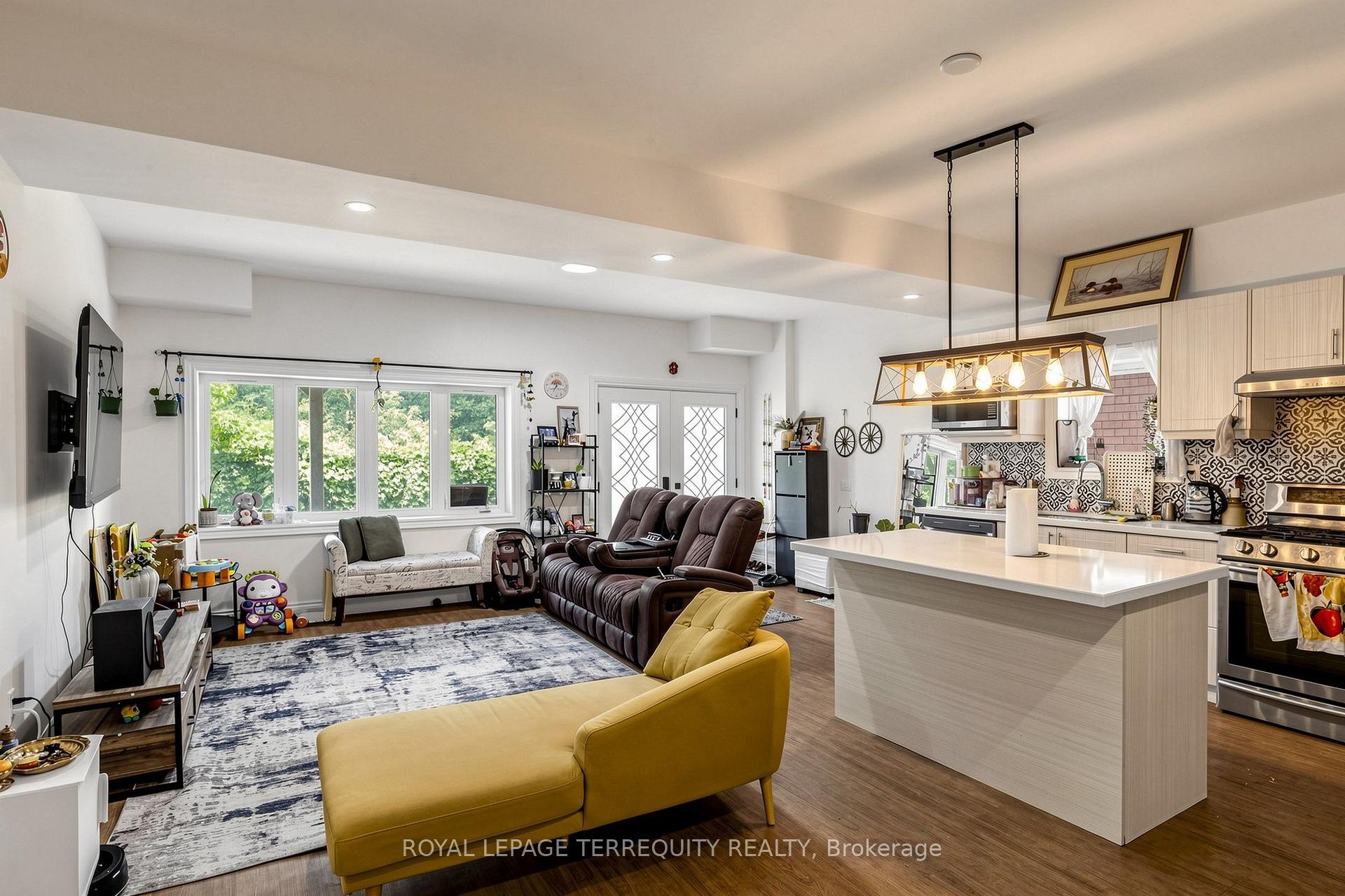 Photo 35 of Unit 12, 1815 Fairport Road, Pickering, Dunbarton — HOMEH
