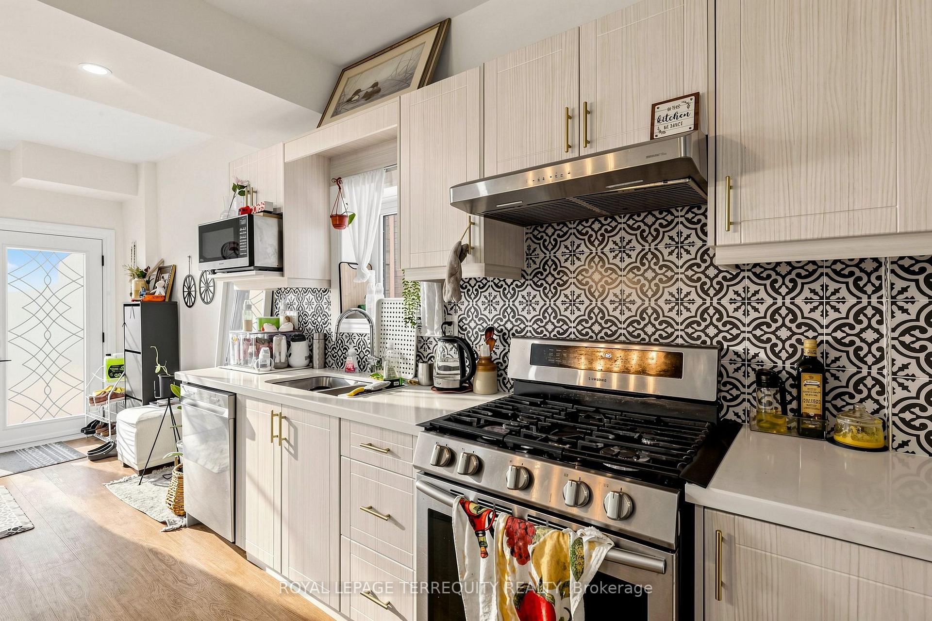 Photo 37 of Unit 12, 1815 Fairport Road, Pickering, Dunbarton — HOMEH