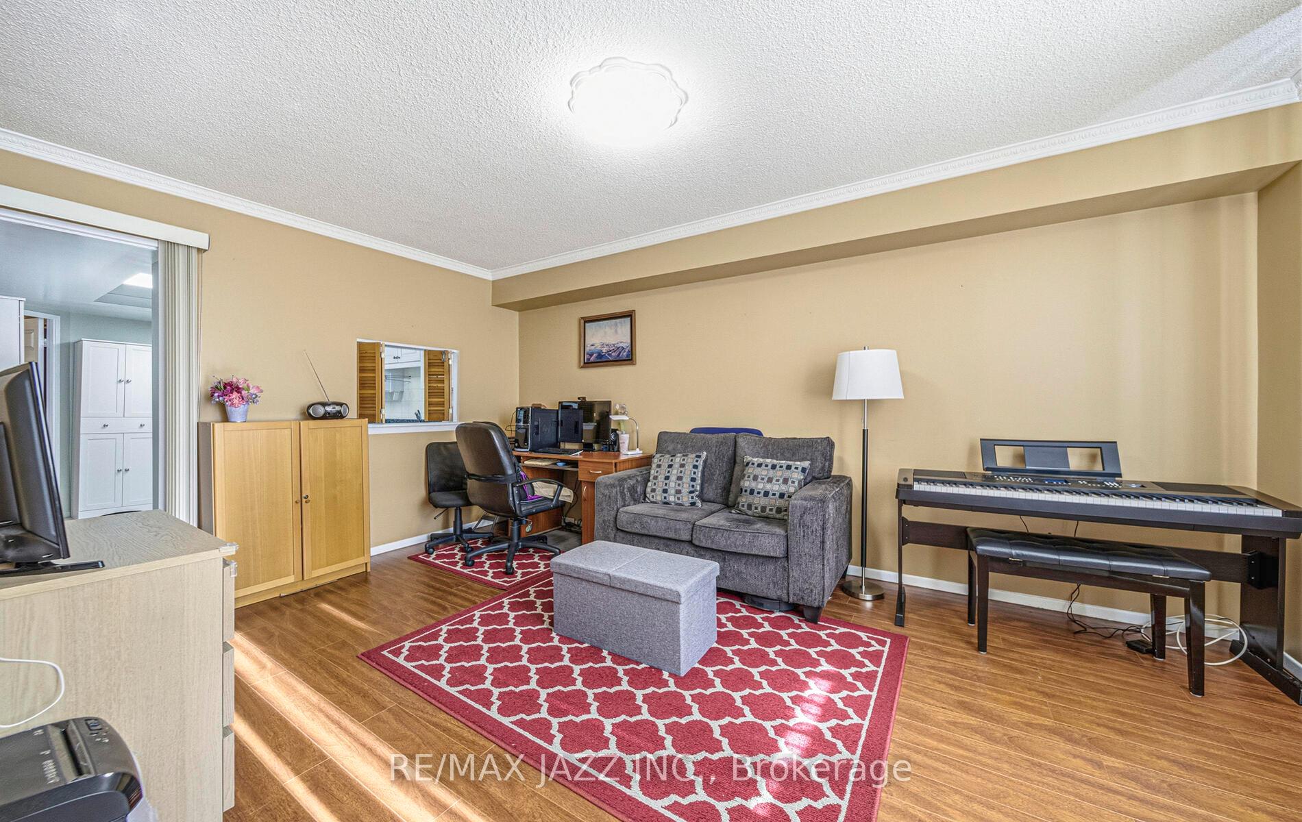 Photo 11 of Unit 801, 2330 Bridletowne Circle, Scarborough, L'Amoreaux — HOMEH