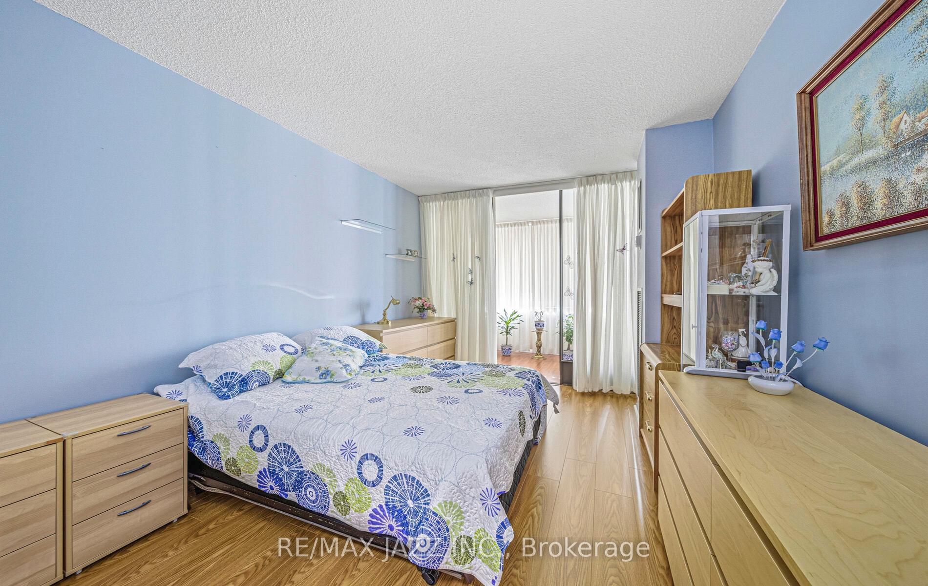 Photo 15 of Unit 801, 2330 Bridletowne Circle, Scarborough, L'Amoreaux — HOMEH