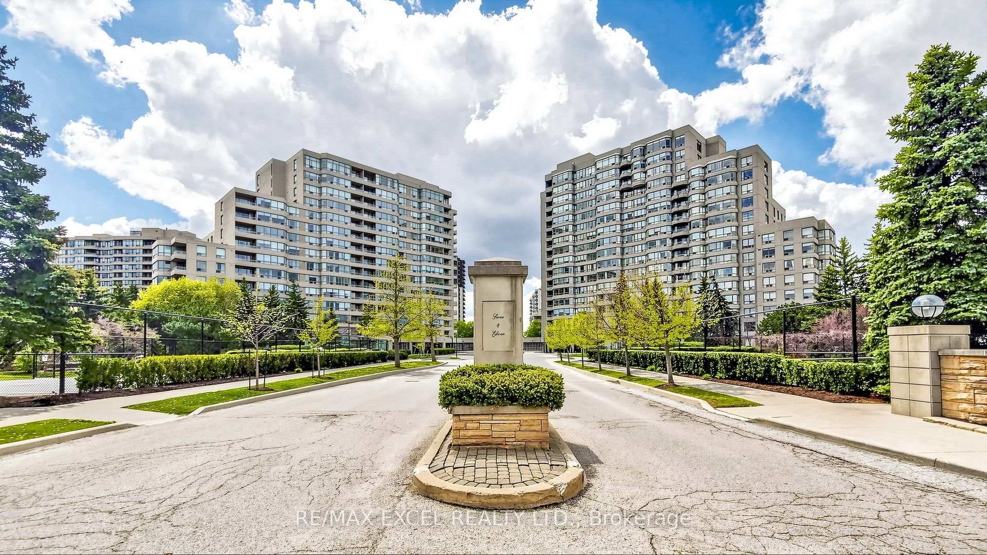 Photo 2 of Unit 718, 11 Townsgate Drive, Vaughan, Crestwood-Springfarm-Yorkhill — HOMEH