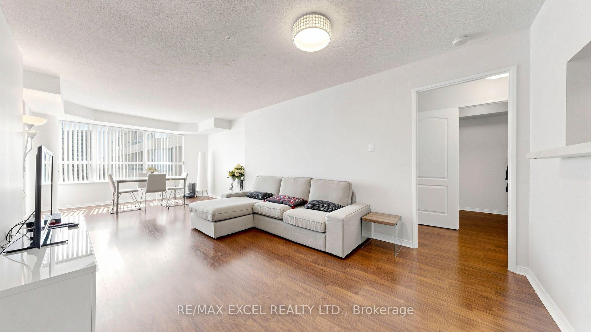 Photo 6 of Unit 718, 11 Townsgate Drive, Vaughan, Crestwood-Springfarm-Yorkhill — HOMEH