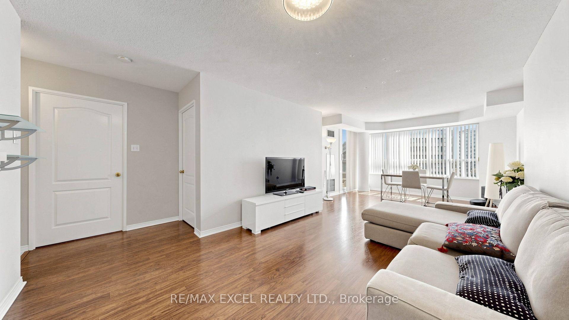 Photo 8 of Unit 718, 11 Townsgate Drive, Vaughan, Crestwood-Springfarm-Yorkhill — HOMEH