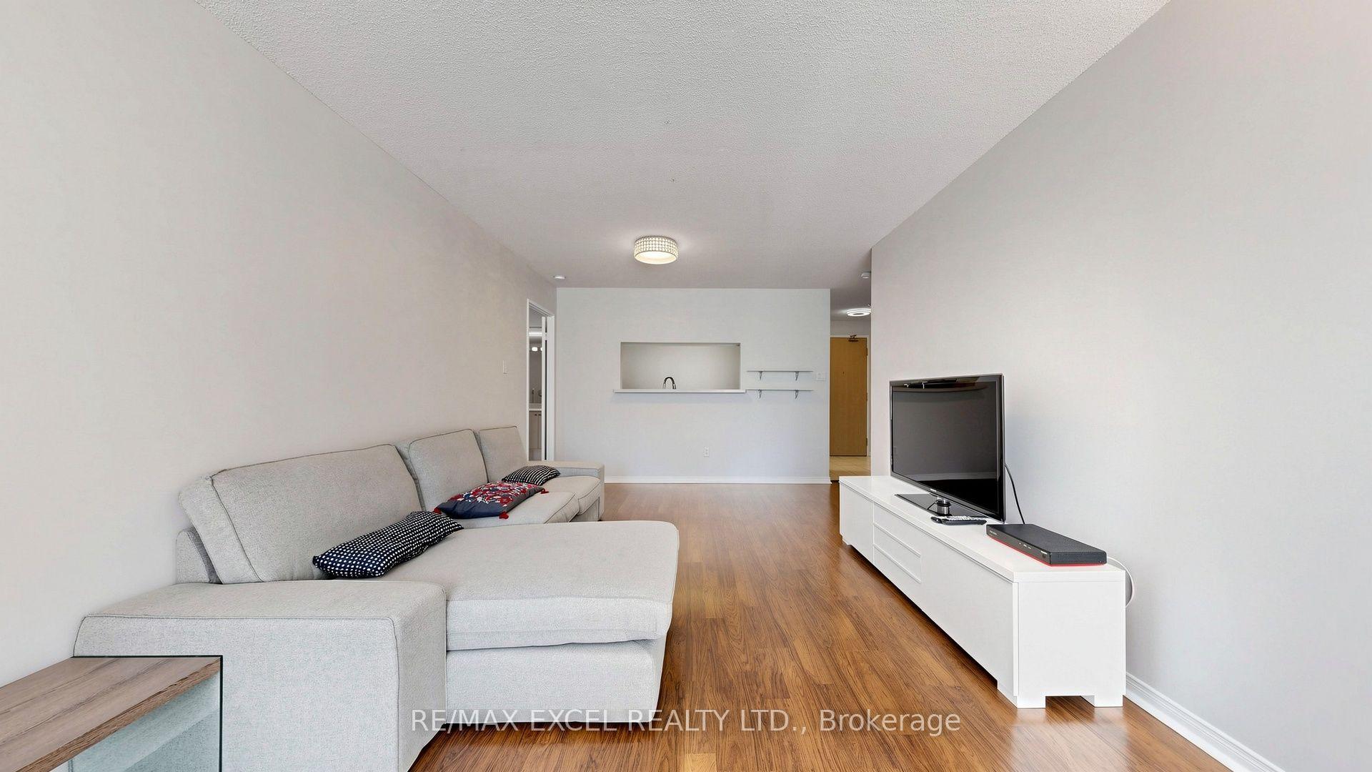 Photo 10 of Unit 718, 11 Townsgate Drive, Vaughan, Crestwood-Springfarm-Yorkhill — HOMEH
