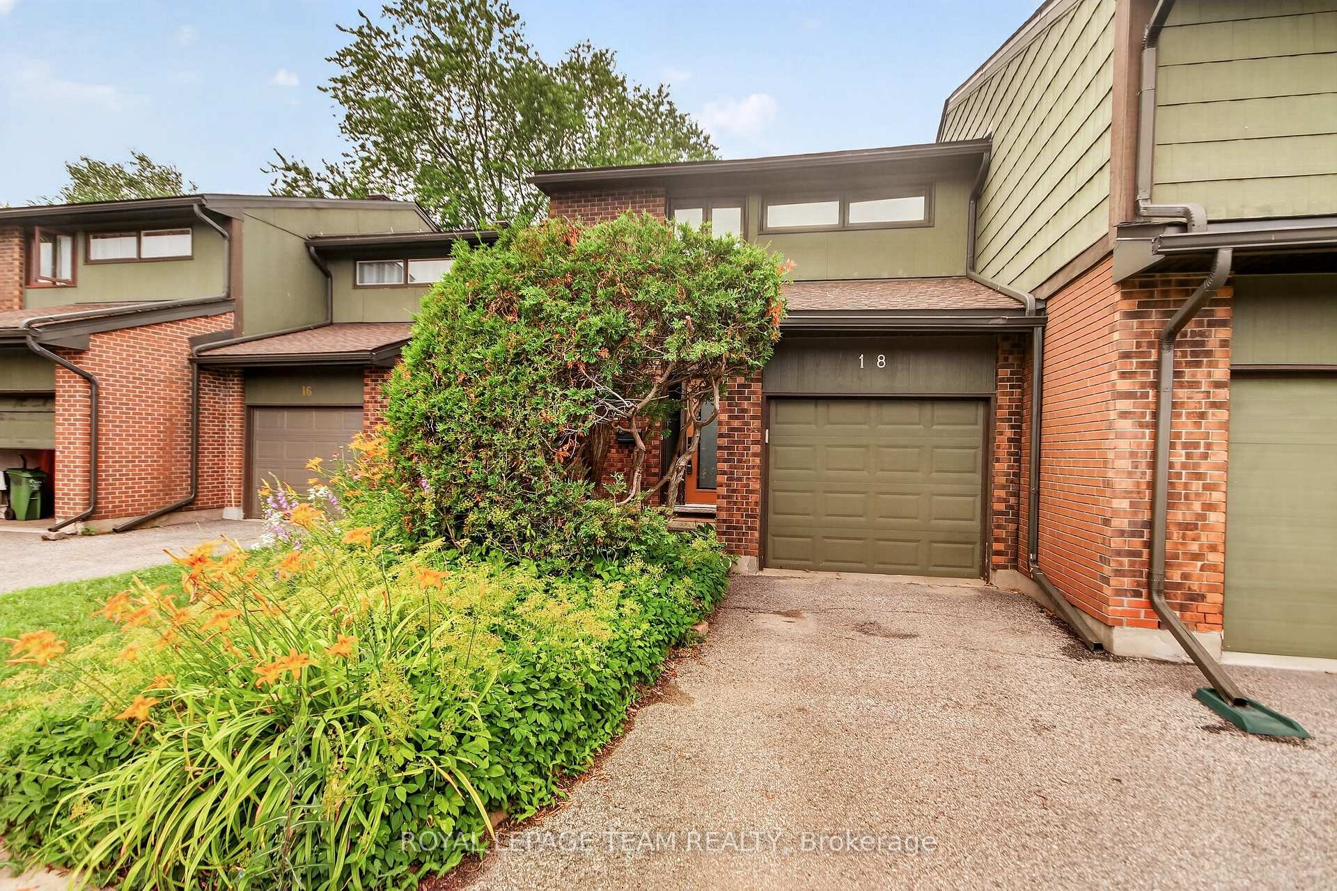 Photo 1 of Unit 9, 18 Chisholm Court, Ottawa, Kanata - Beaverbrook — HOMEH
