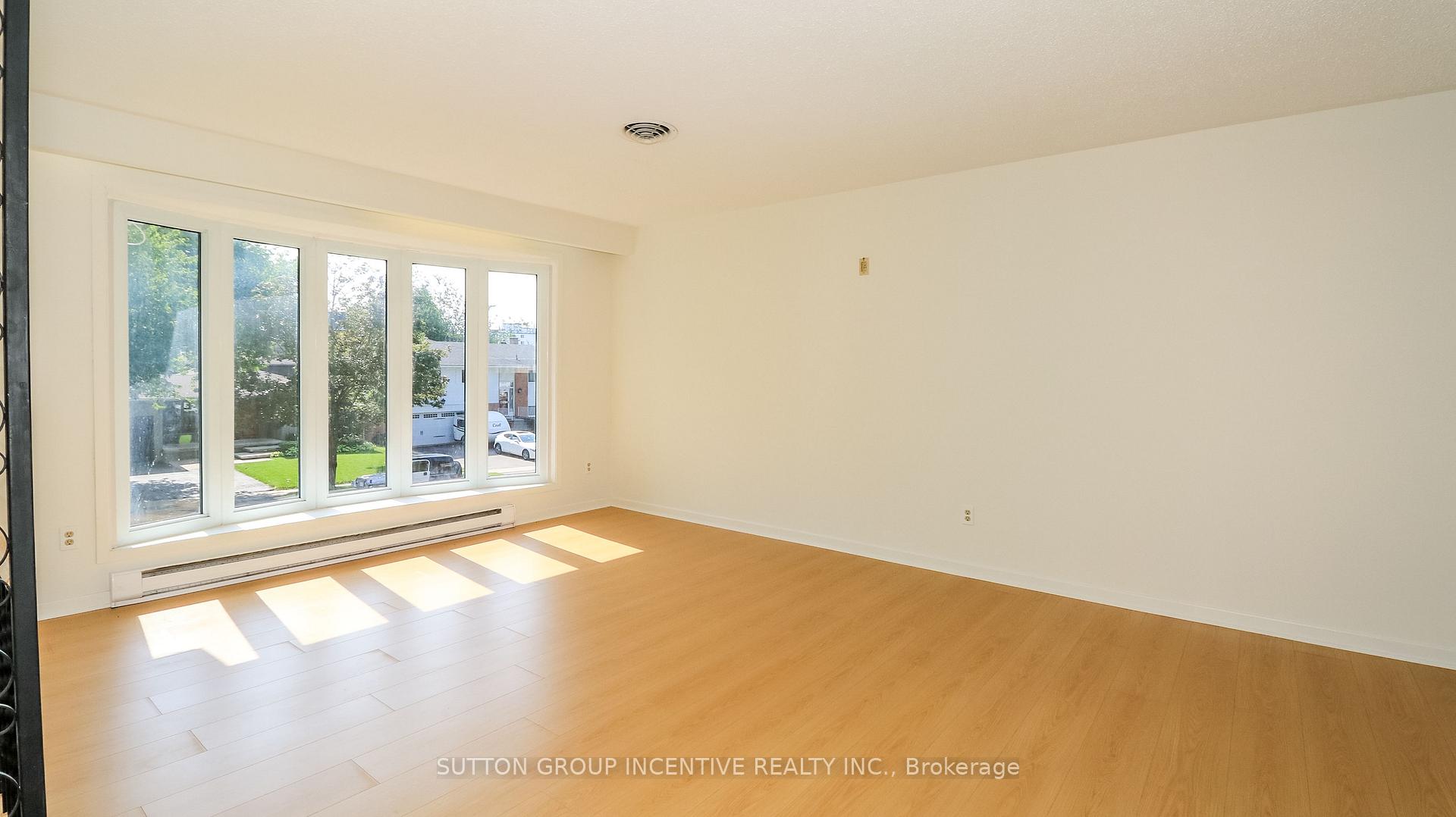 Photo 10 of 16 Varden Crescent, Barrie, Codrington — HOMEH