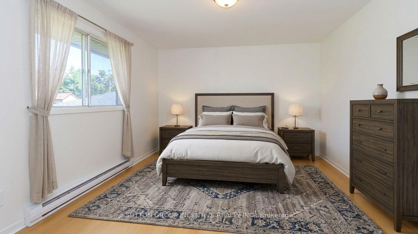 Photo 11 of 16 Varden Crescent, Barrie, Codrington — HOMEH