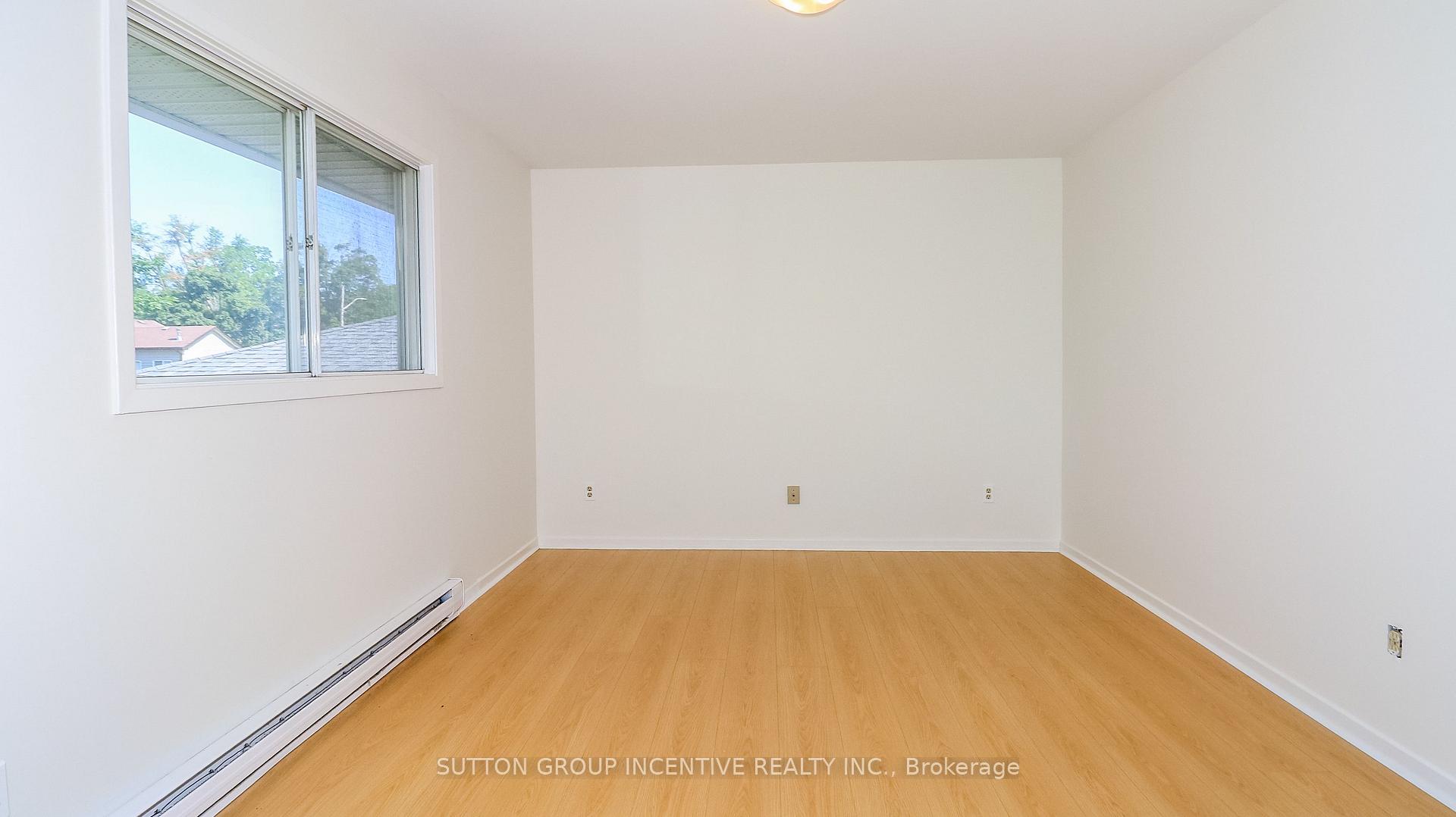 Photo 12 of 16 Varden Crescent, Barrie, Codrington — HOMEH