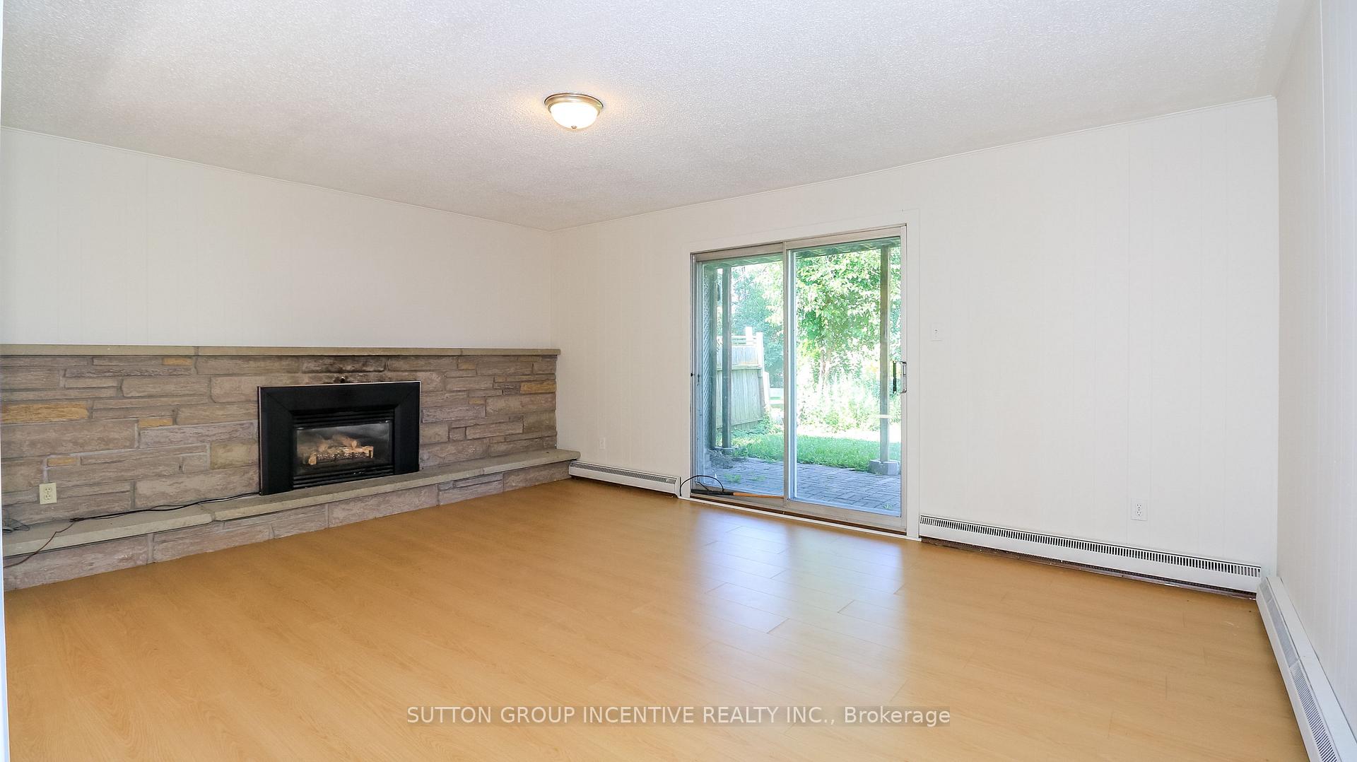 Photo 16 of 16 Varden Crescent, Barrie, Codrington — HOMEH