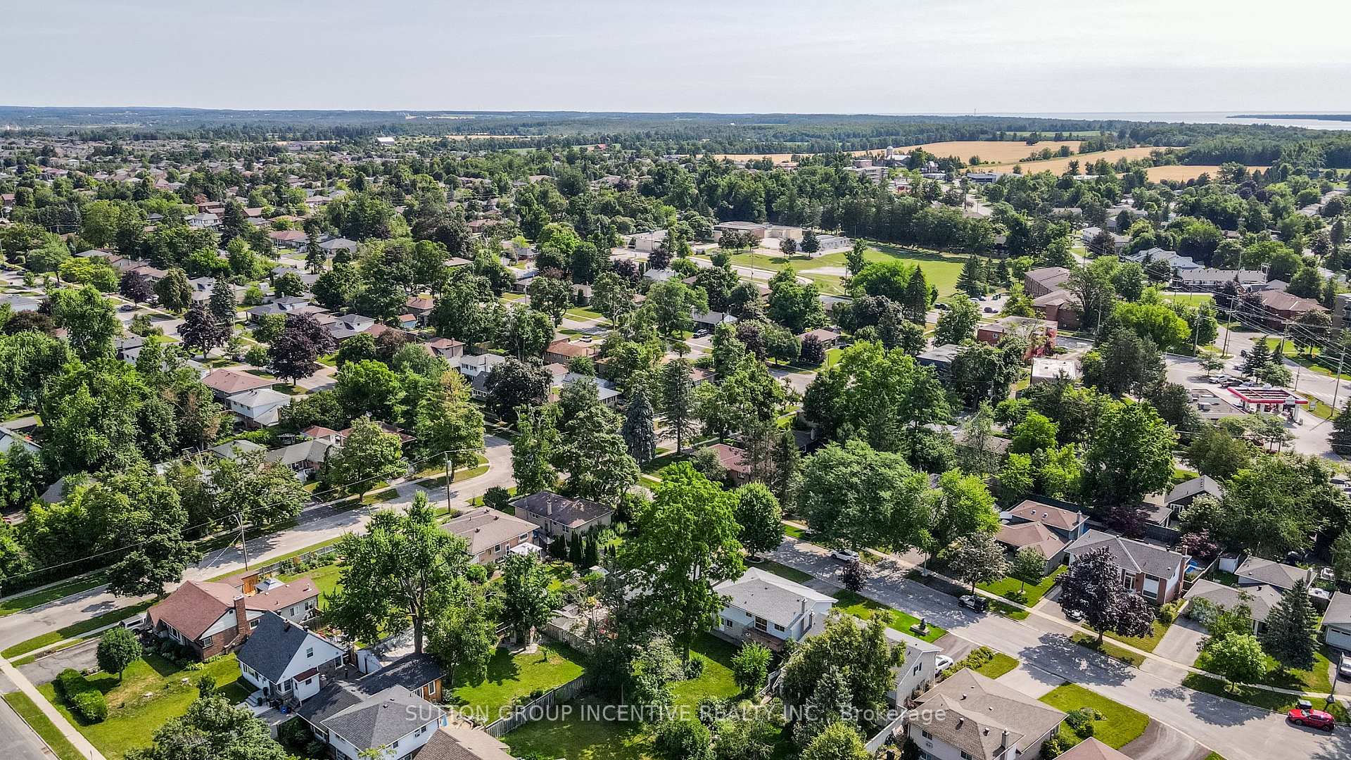 Photo 20 of 16 Varden Crescent, Barrie, Codrington — HOMEH