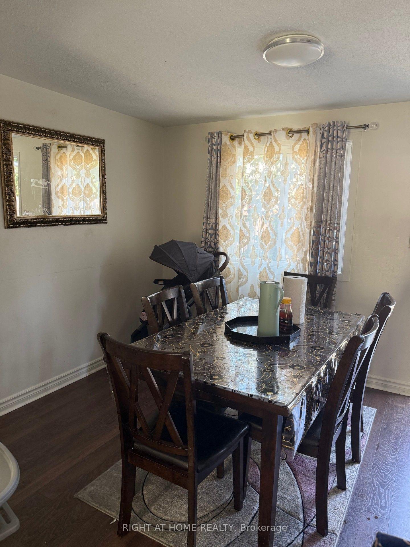 Photo 6 of Unit B, 1552 Beaverpond Drive, Ottawa, Pineview — HOMEH