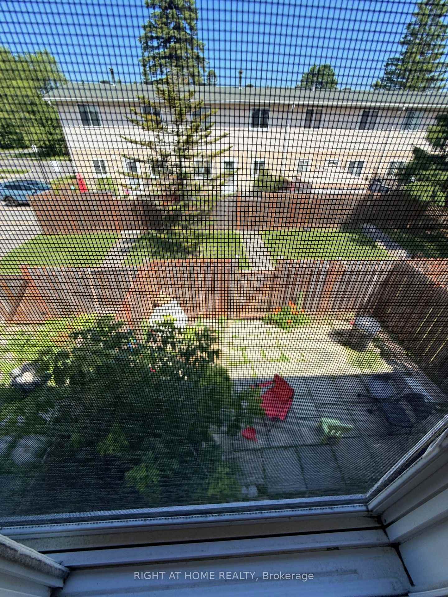 Photo 14 of Unit B, 1552 Beaverpond Drive, Ottawa, Pineview — HOMEH