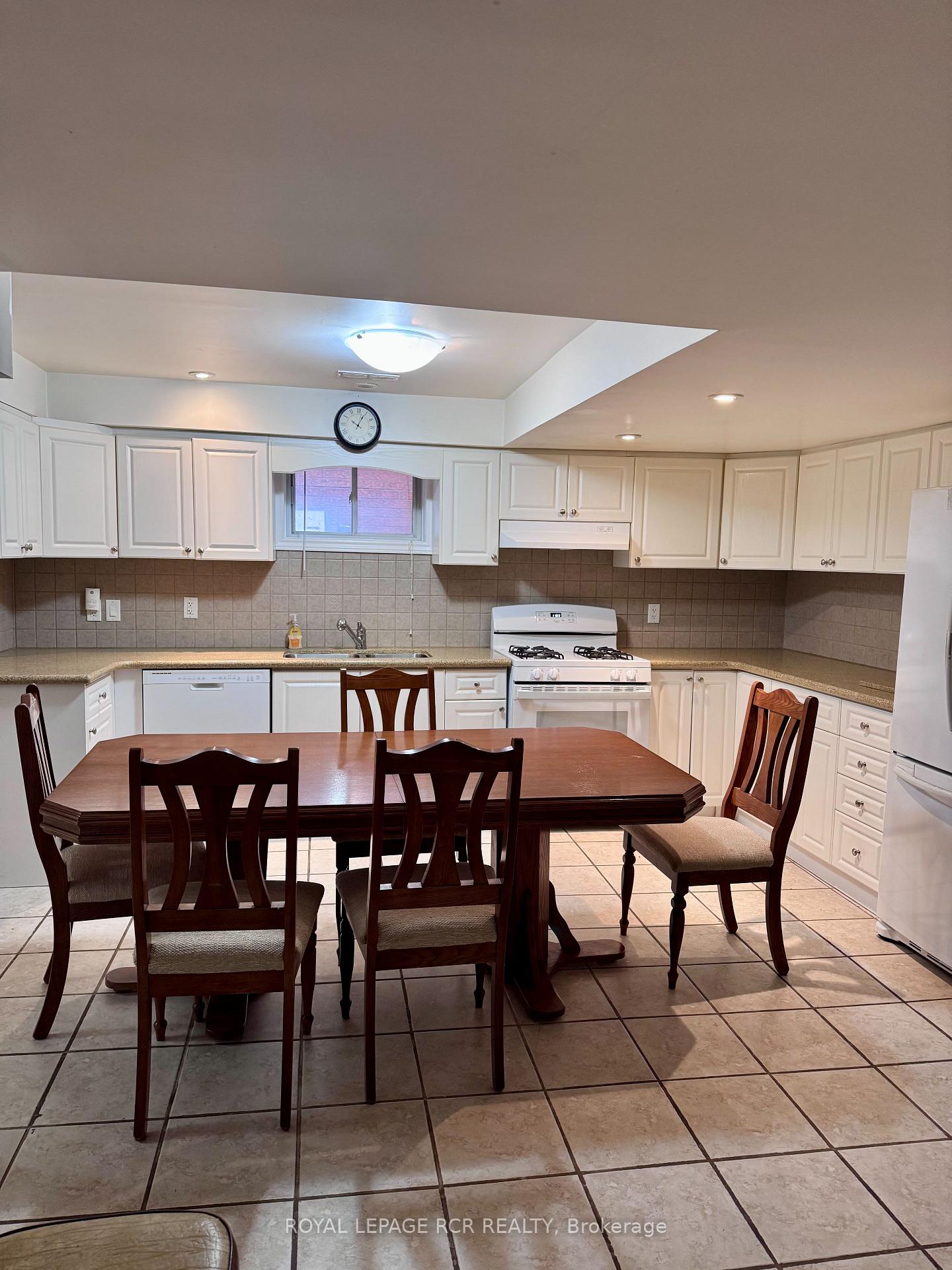 Photo 4 of 47 Harmonia Crescent, Vaughan, West Woodbridge — HOMEH