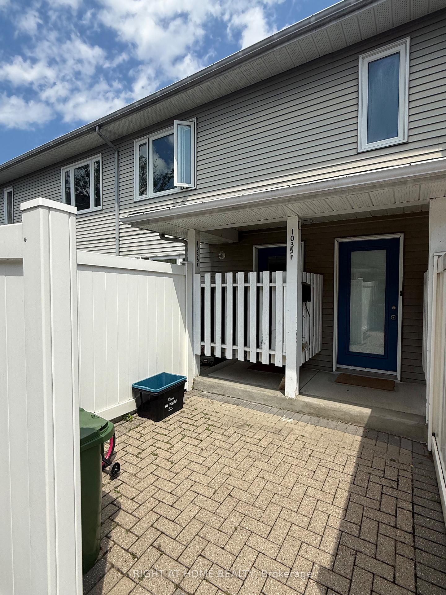 Photo 4 of Unit E, 1035 Cummings Avenue E, Ottawa, Cyrville — HOMEH