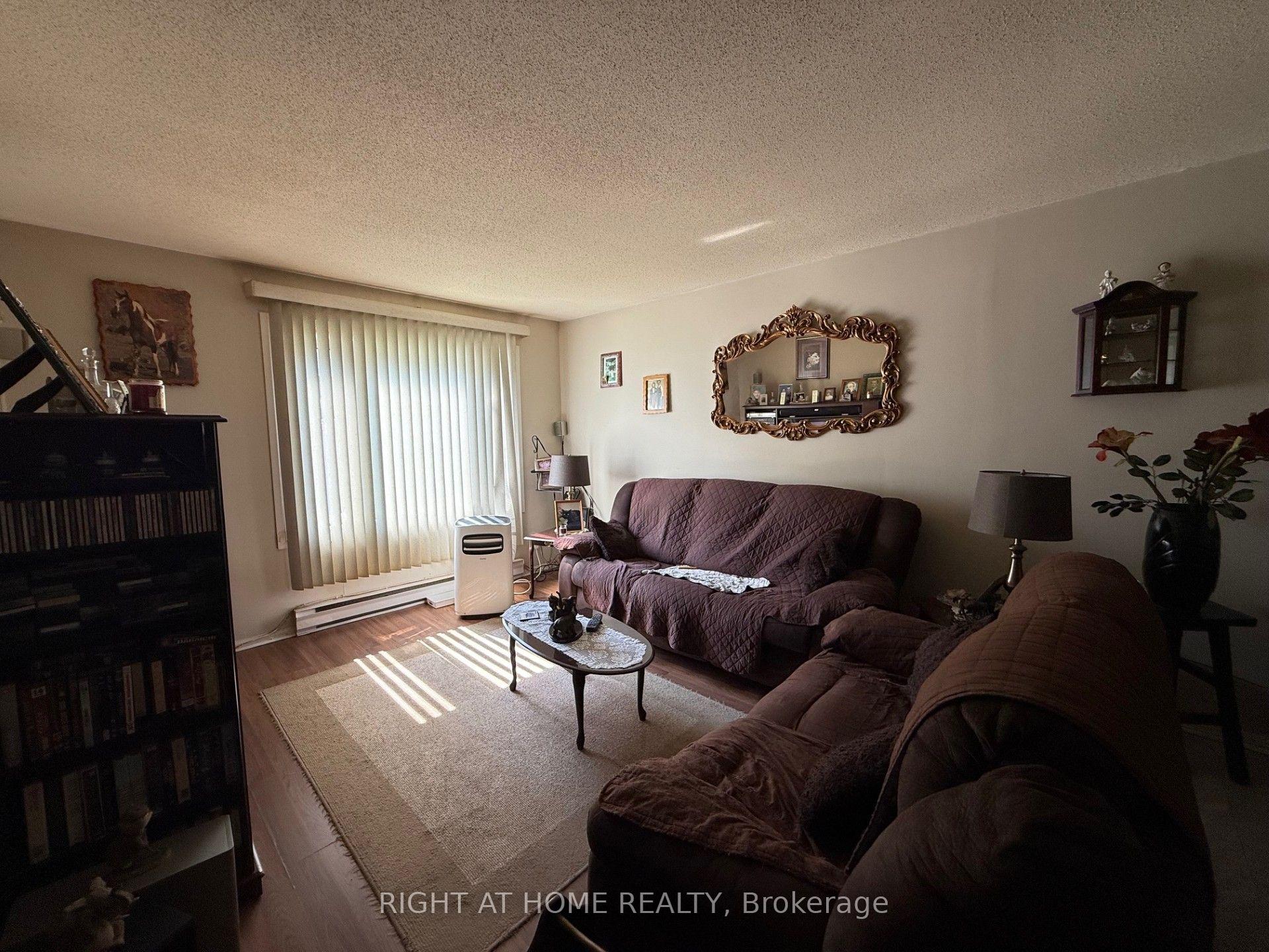 Photo 10 of Unit E, 1035 Cummings Avenue E, Ottawa, Cyrville — HOMEH