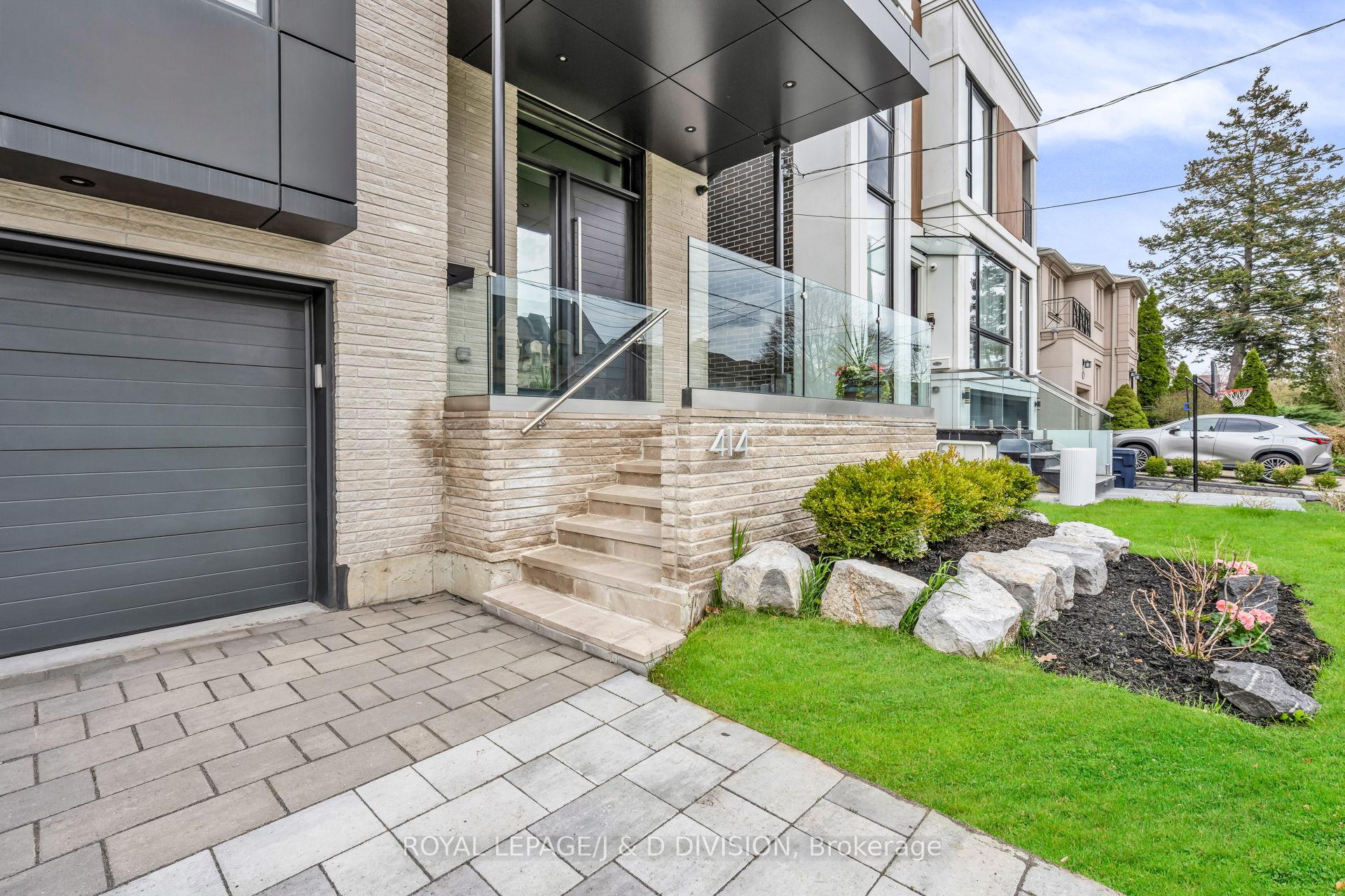 Photo 2 of 414 Glengarry Avenue, Toronto, Bedford Park-Nortown — HOMEH