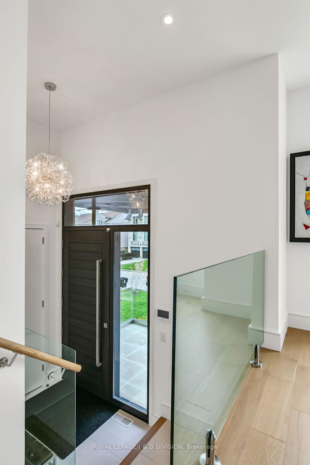 Photo 4 of 414 Glengarry Avenue, Toronto, Bedford Park-Nortown — HOMEH