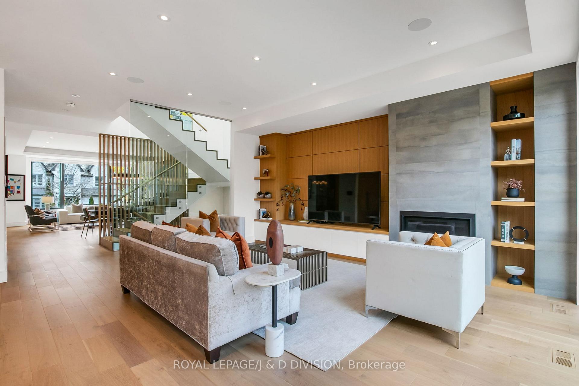 Photo 13 of 414 Glengarry Avenue, Toronto, Bedford Park-Nortown — HOMEH
