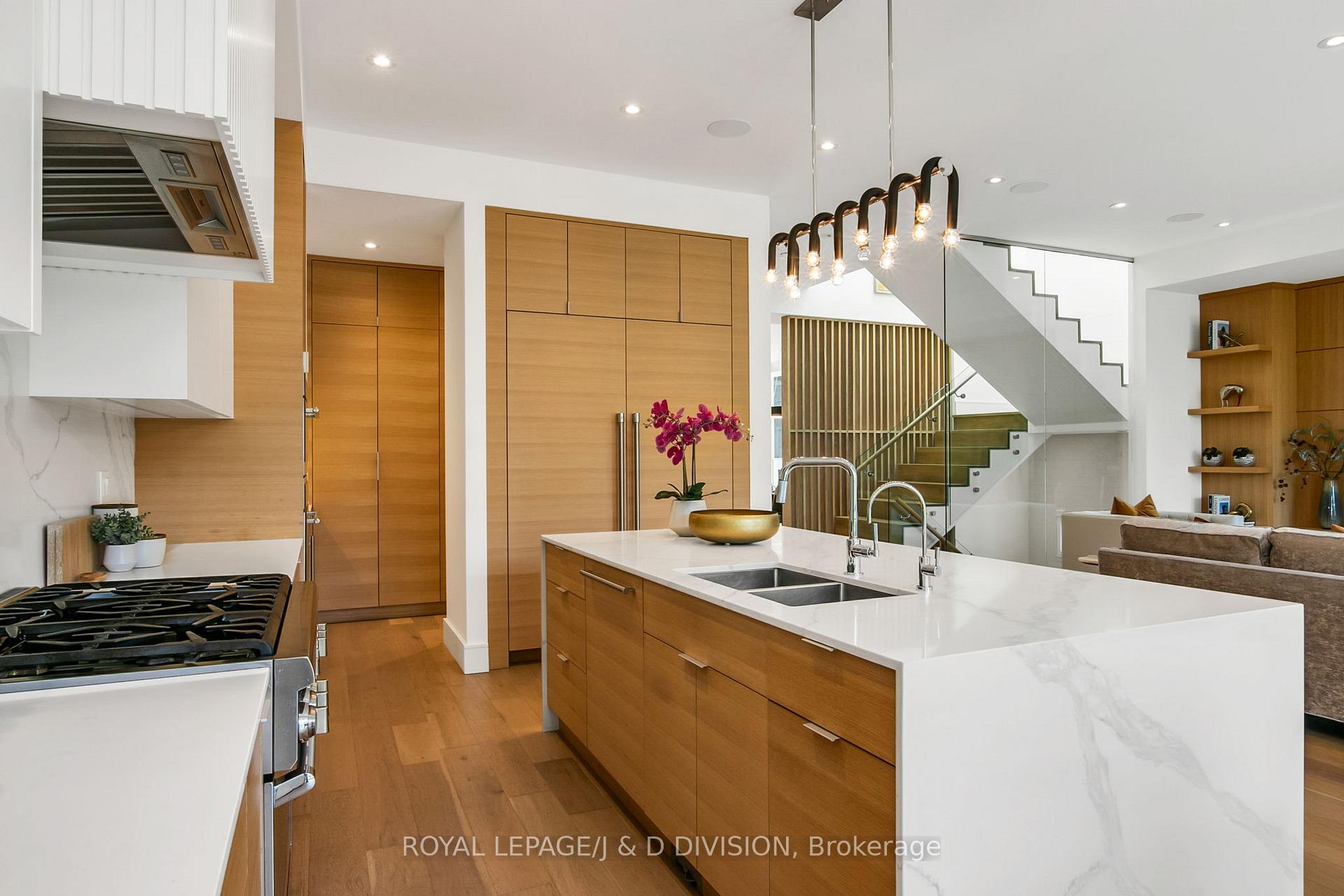 Photo 18 of 414 Glengarry Avenue, Toronto, Bedford Park-Nortown — HOMEH
