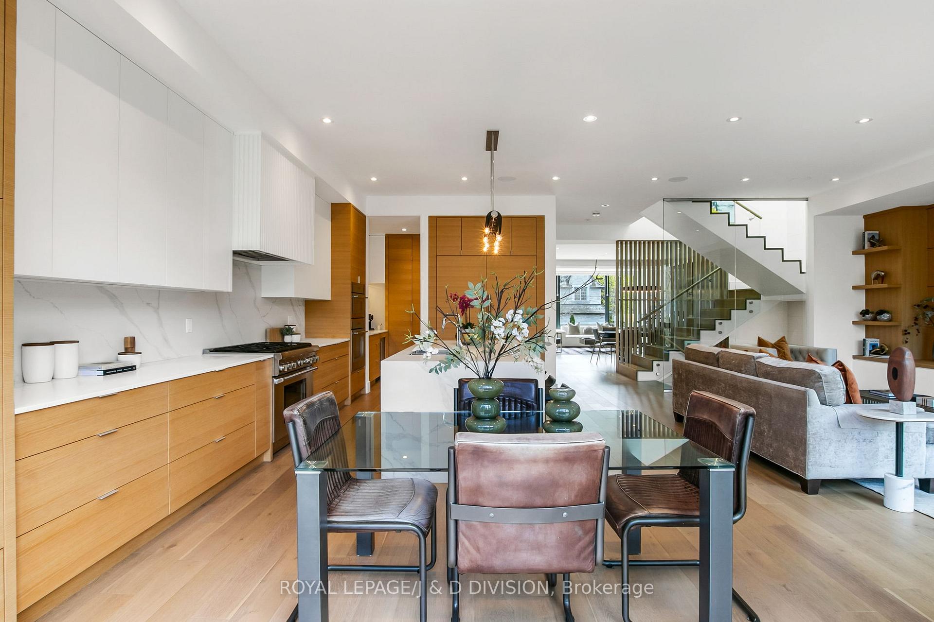 Photo 22 of 414 Glengarry Avenue, Toronto, Bedford Park-Nortown — HOMEH
