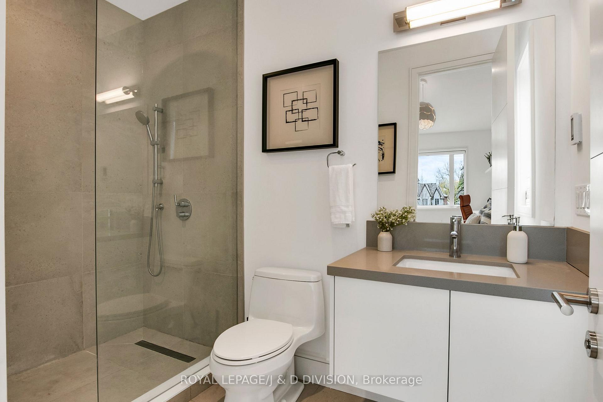 Photo 33 of 414 Glengarry Avenue, Toronto, Bedford Park-Nortown — HOMEH