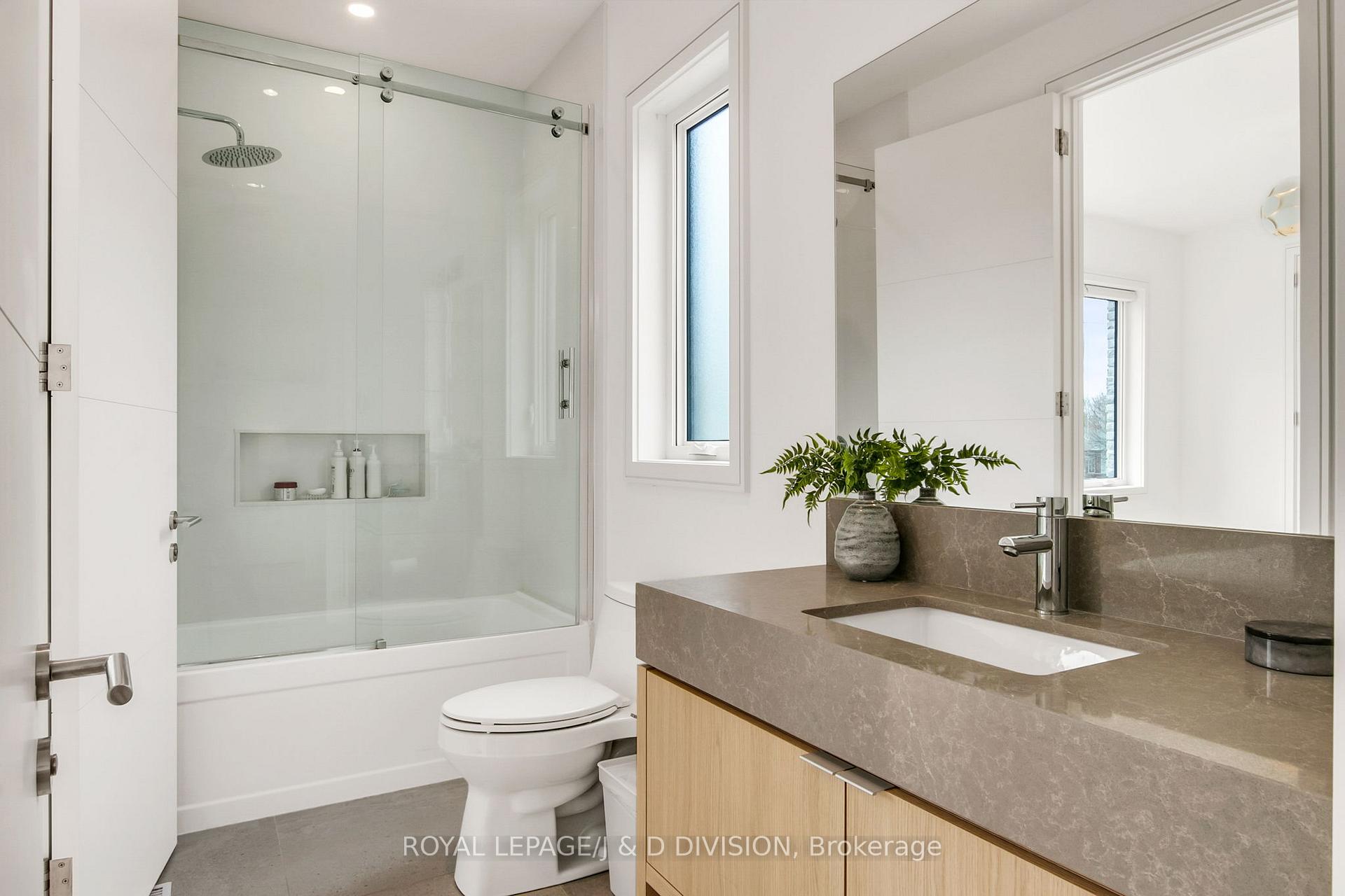 Photo 36 of 414 Glengarry Avenue, Toronto, Bedford Park-Nortown — HOMEH