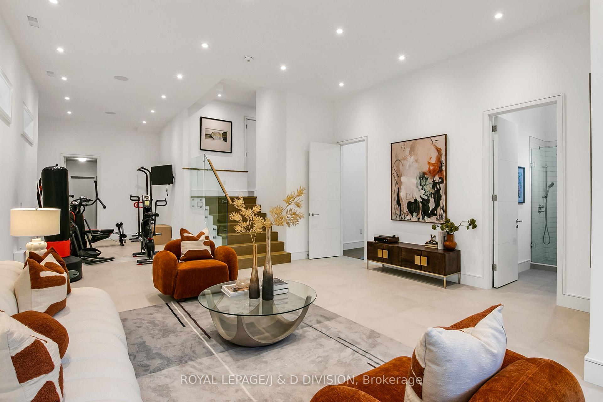Photo 40 of 414 Glengarry Avenue, Toronto, Bedford Park-Nortown — HOMEH