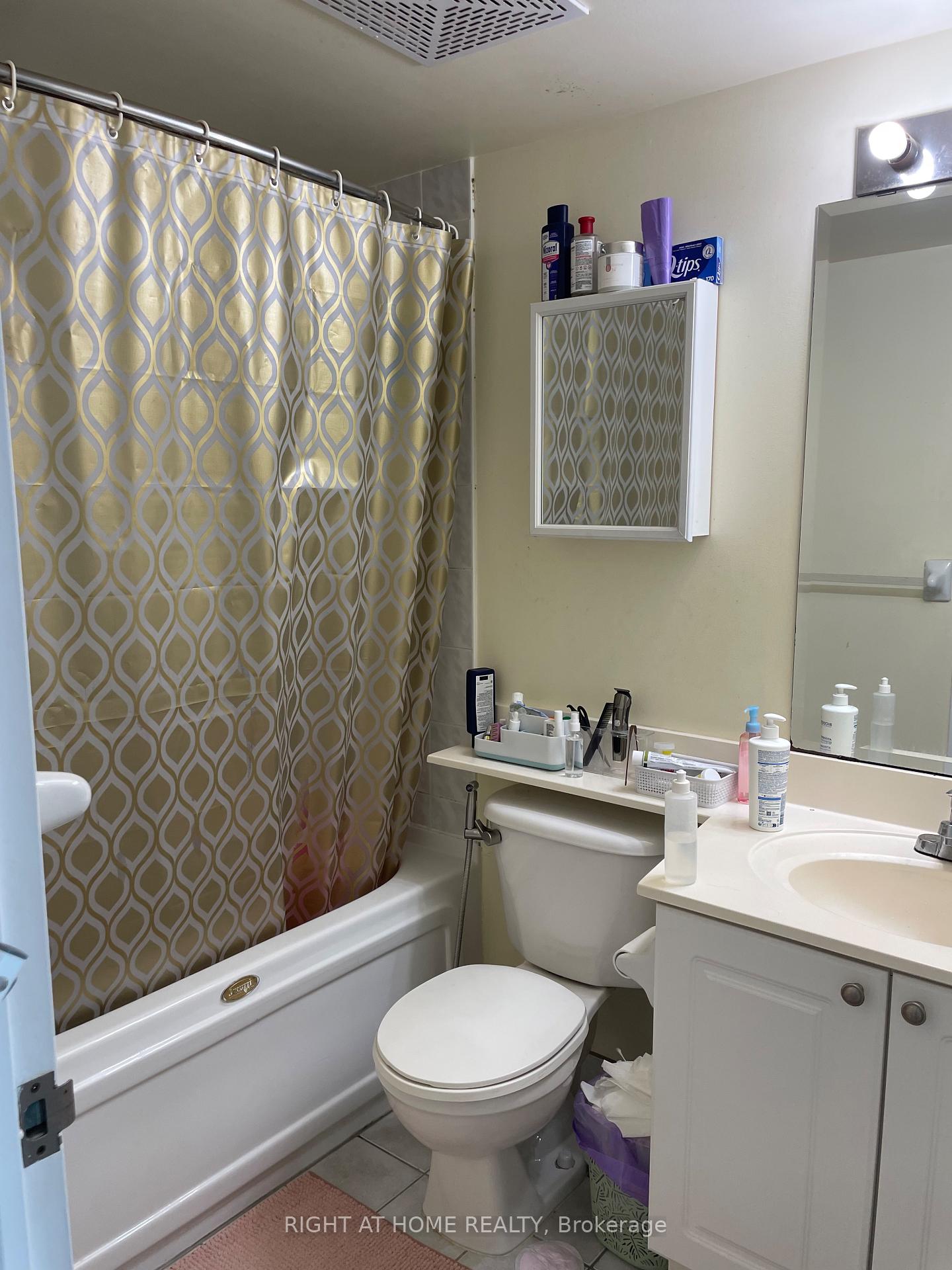 Photo 10 of Unit 1510, 1 Lee Centre Drive, Scarborough, Woburn — HOMEH
