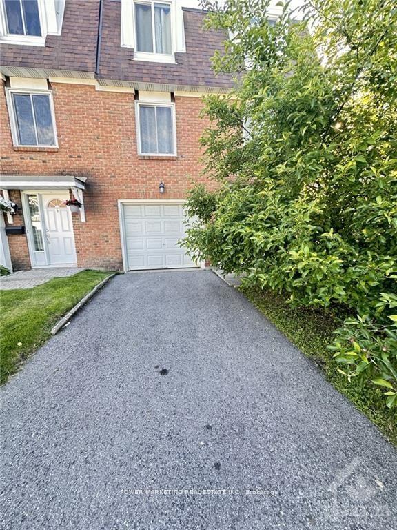 Photo of 1833 Axminster Court