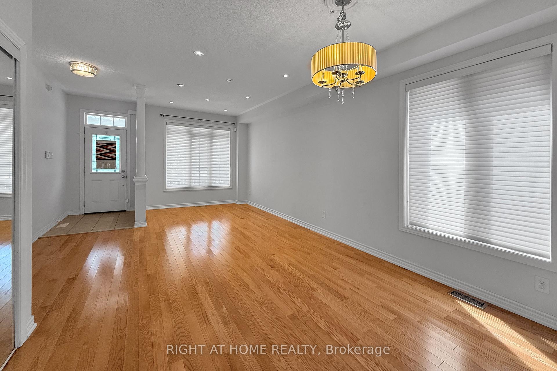 Photo 3 of 26 Mead Terrace, Markham, Wismer — HOMEH