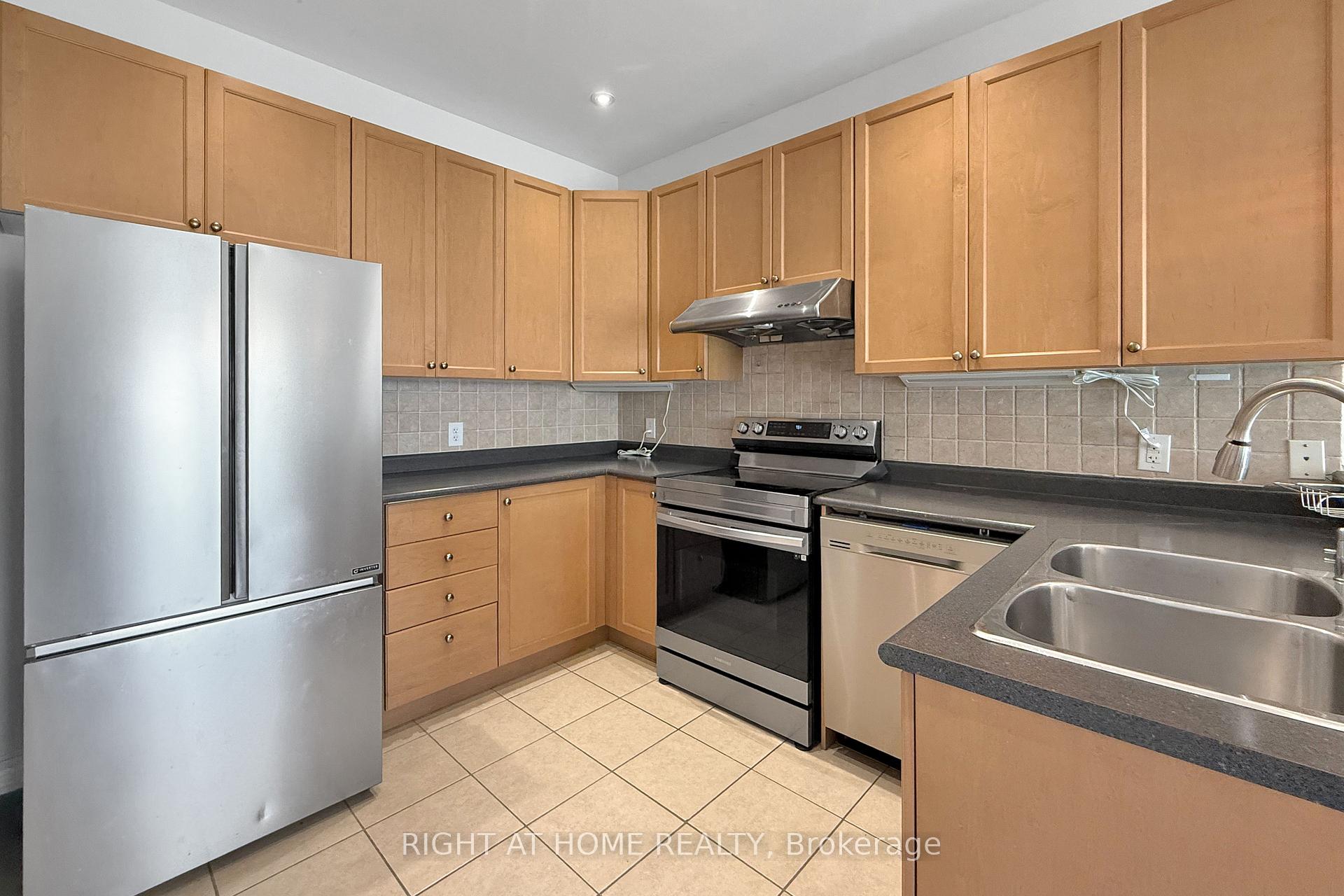 Photo 6 of 26 Mead Terrace, Markham, Wismer — HOMEH