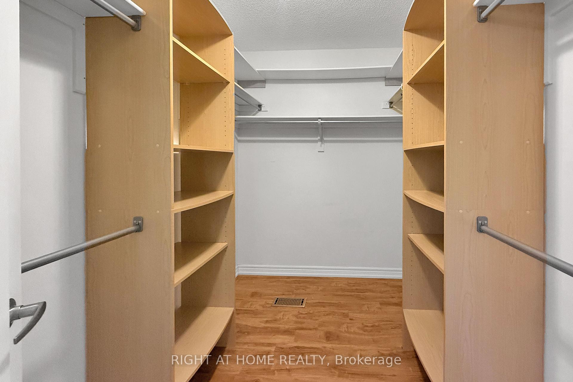 Photo 11 of 26 Mead Terrace, Markham, Wismer — HOMEH