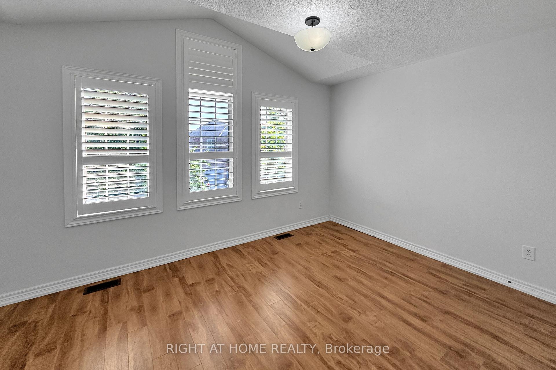 Photo 16 of 26 Mead Terrace, Markham, Wismer — HOMEH
