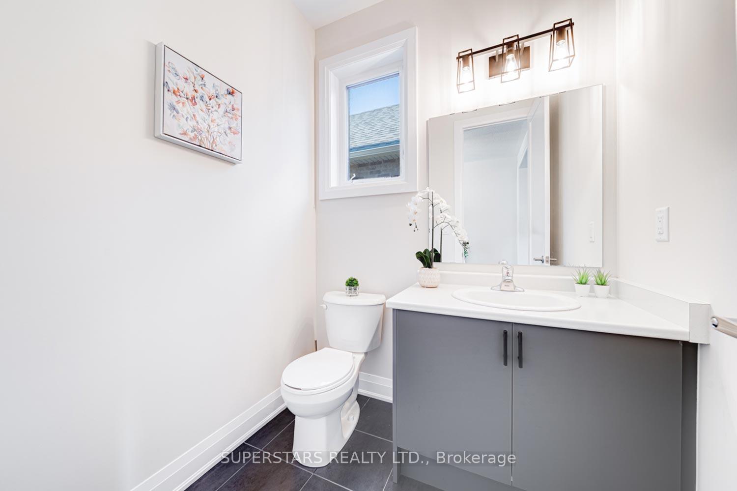 Photo 4 of 33 John Dallimore Drive, Georgina, Keswick South — HOMEH