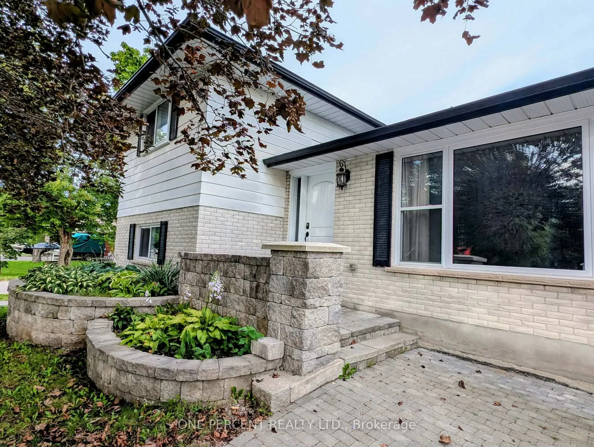Photo 3 of 23 Finlay Mill Road, Springwater, Midhurst — HOMEH
