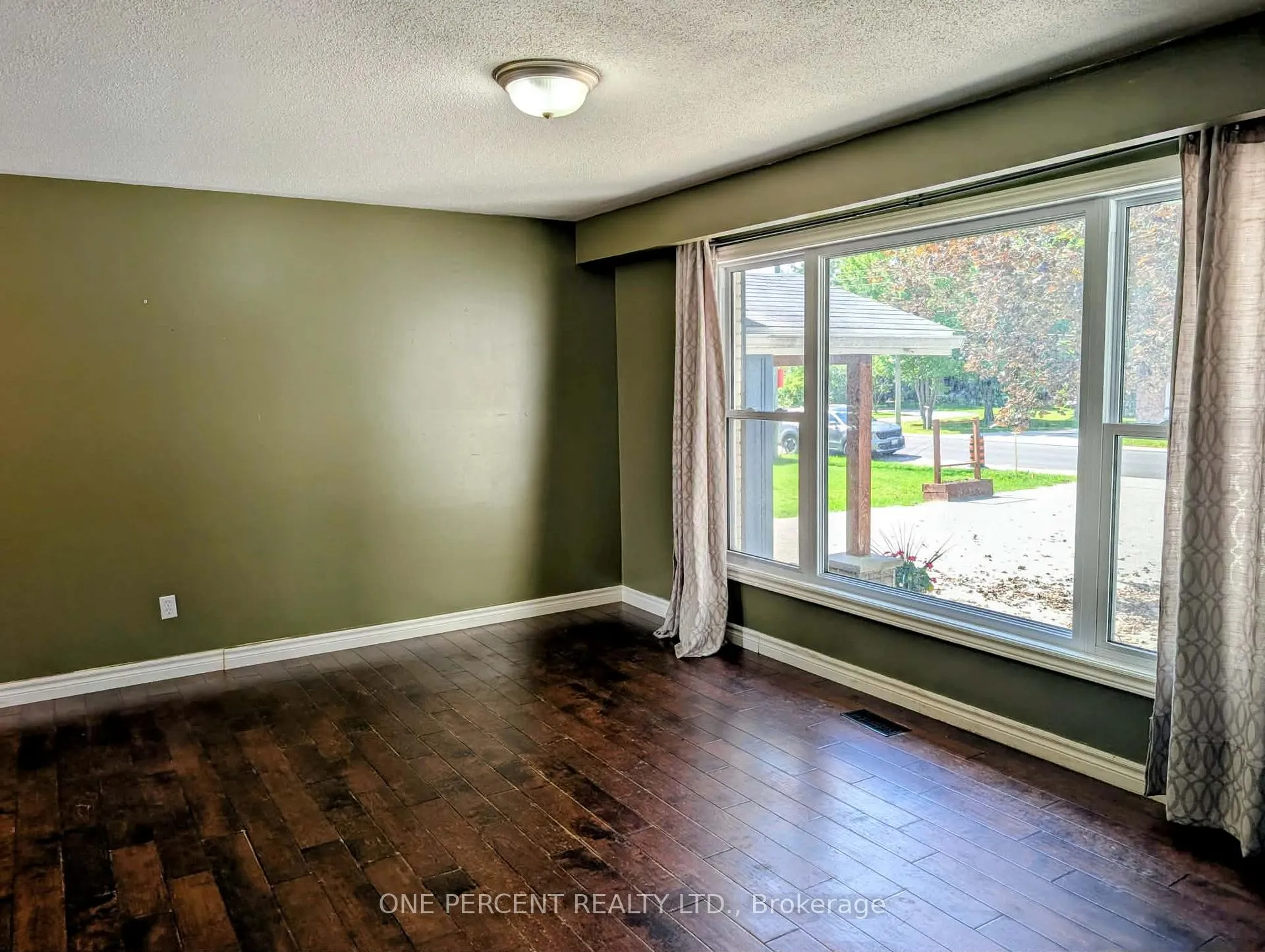 Photo 9 of 23 Finlay Mill Road, Springwater, Midhurst — HOMEH