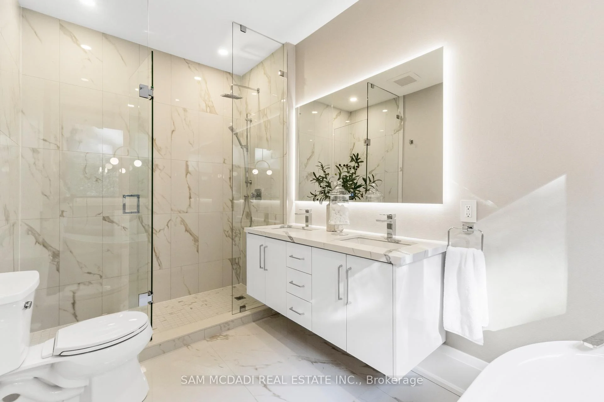 Photo 15 of 78 South Kingsway, Toronto, High Park-Swansea — HOMEH