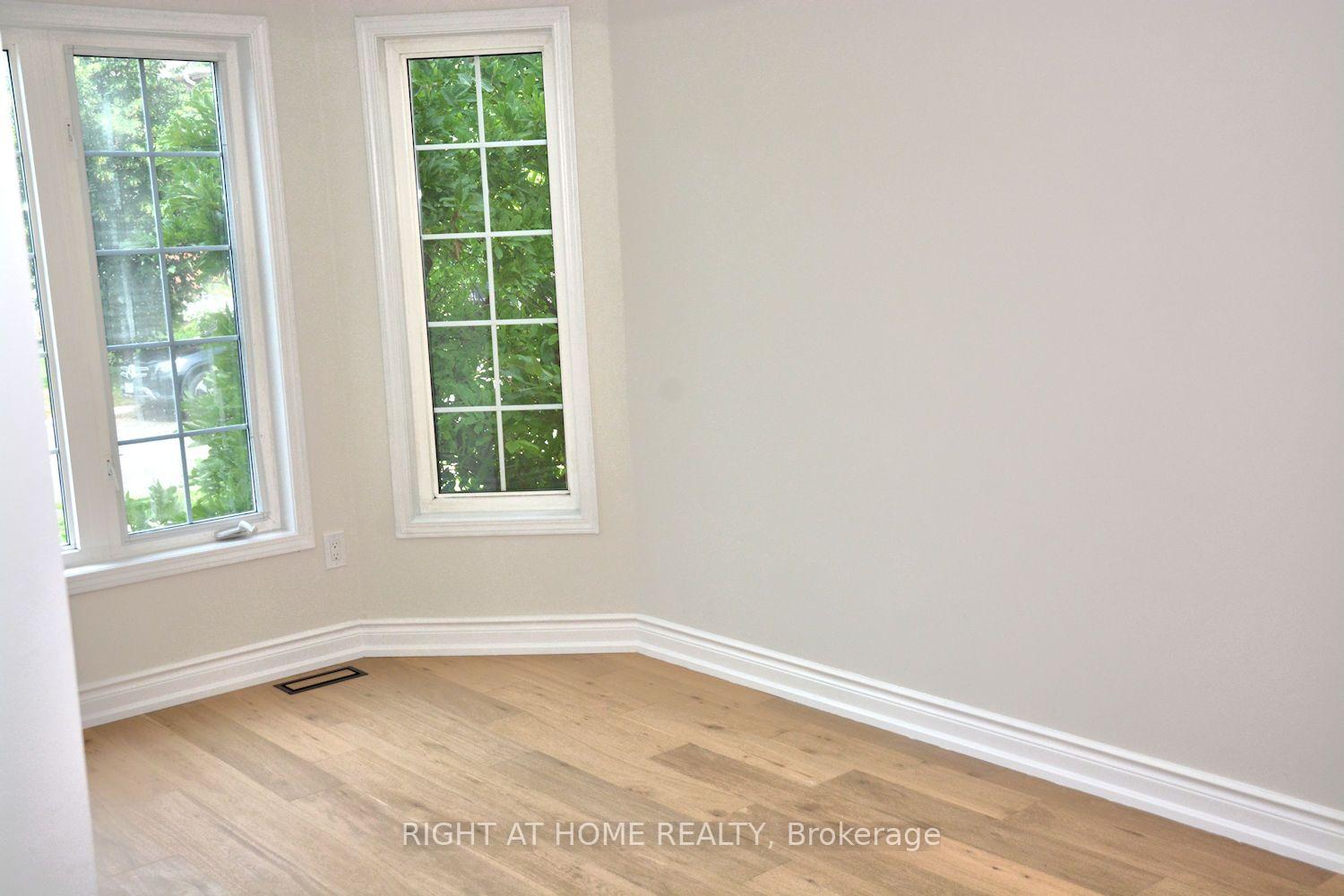 Photo 4 of 255 Marble Place, Newmarket, Woodland Hill — HOMEH