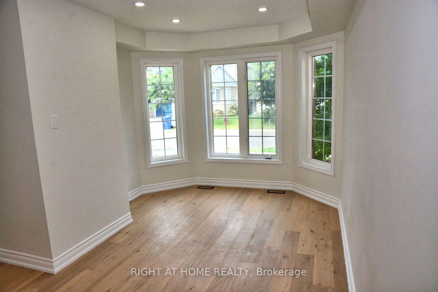 Photo 5 of 255 Marble Place, Newmarket, Woodland Hill — HOMEH