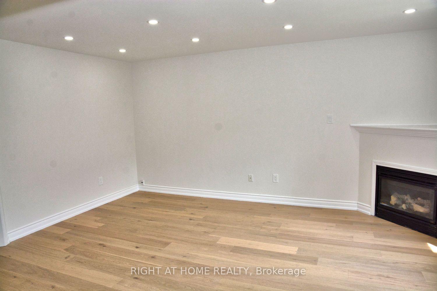 Photo 10 of 255 Marble Place, Newmarket, Woodland Hill — HOMEH