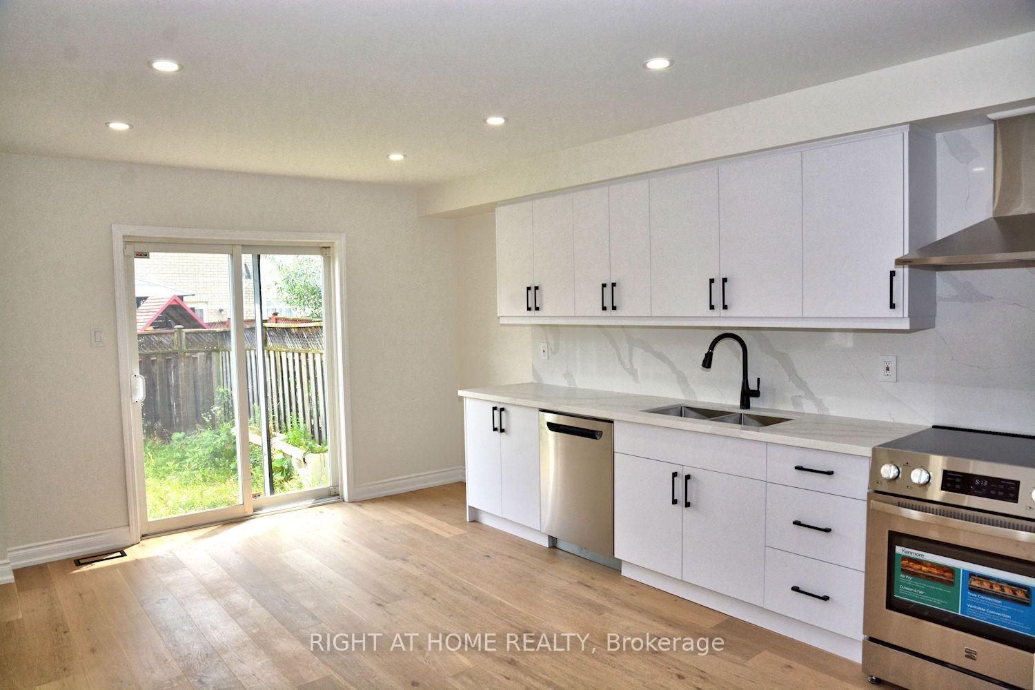 Photo 12 of 255 Marble Place, Newmarket, Woodland Hill — HOMEH