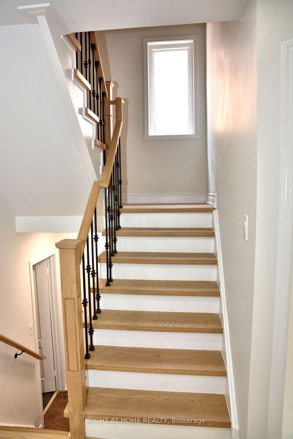 Photo 13 of 255 Marble Place, Newmarket, Woodland Hill — HOMEH