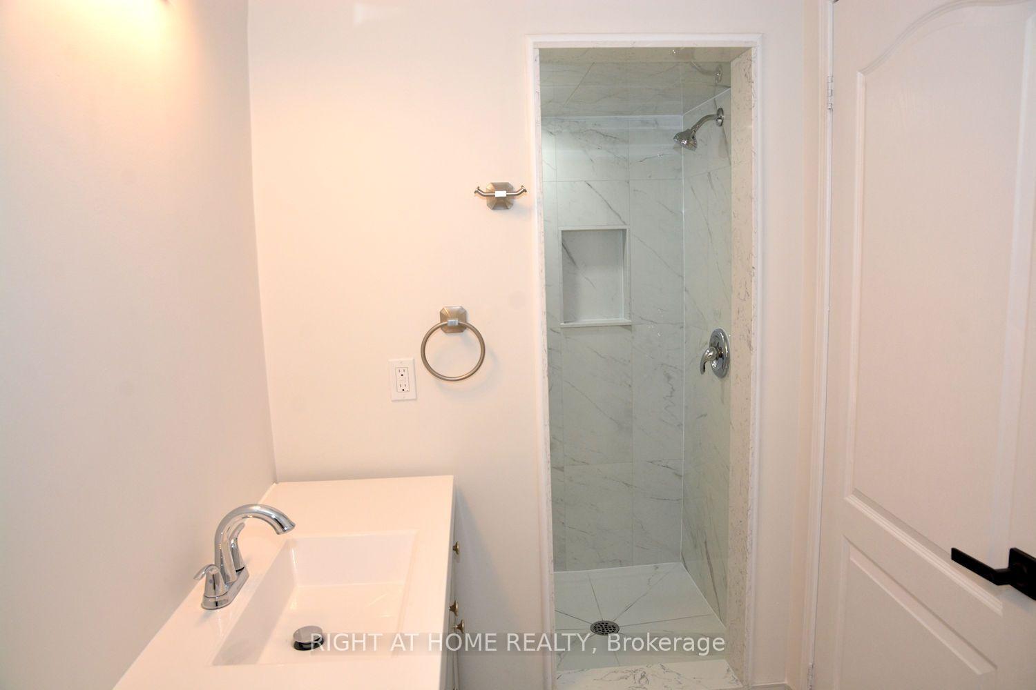 Photo 23 of 255 Marble Place, Newmarket, Woodland Hill — HOMEH