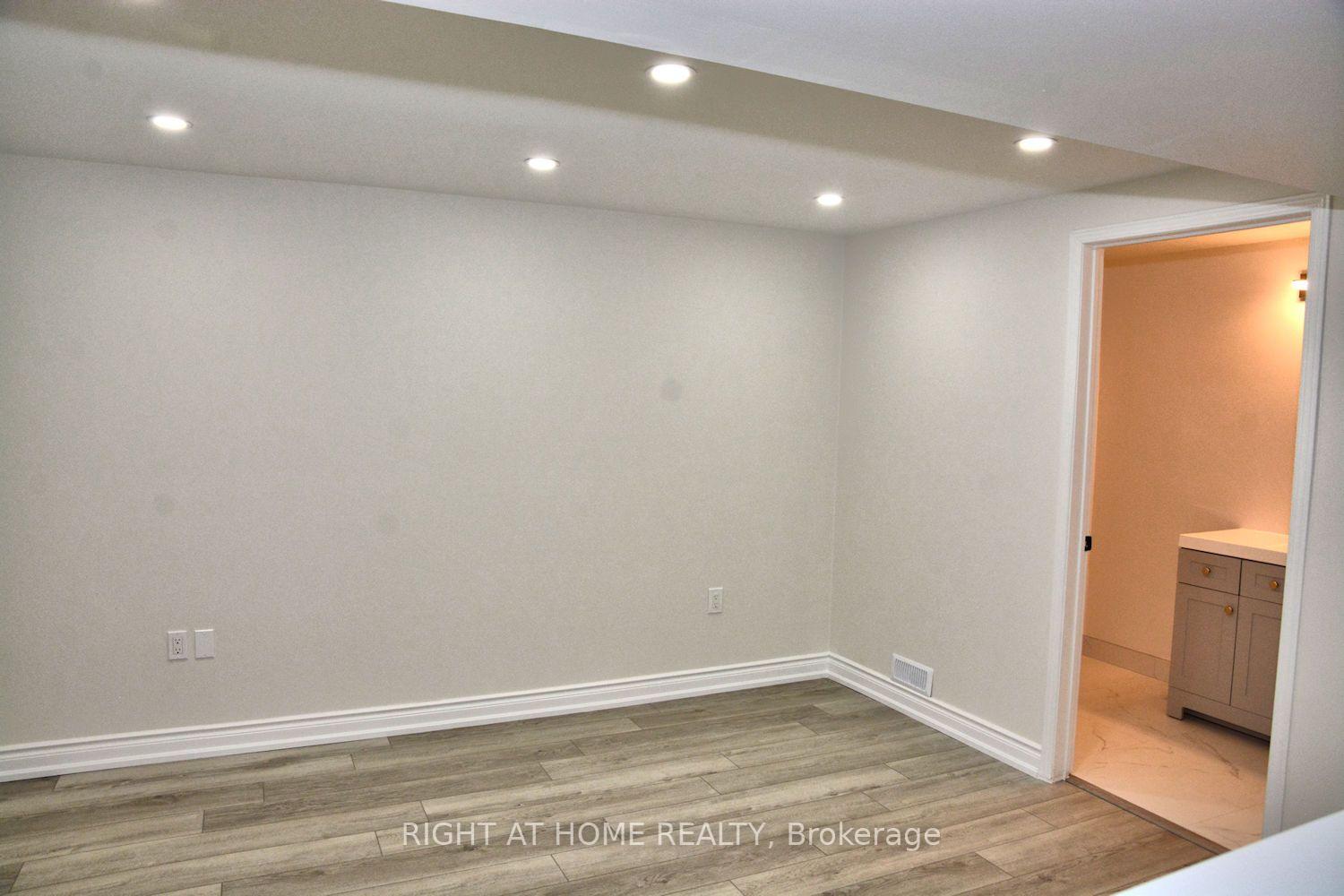 Photo 25 of 255 Marble Place, Newmarket, Woodland Hill — HOMEH