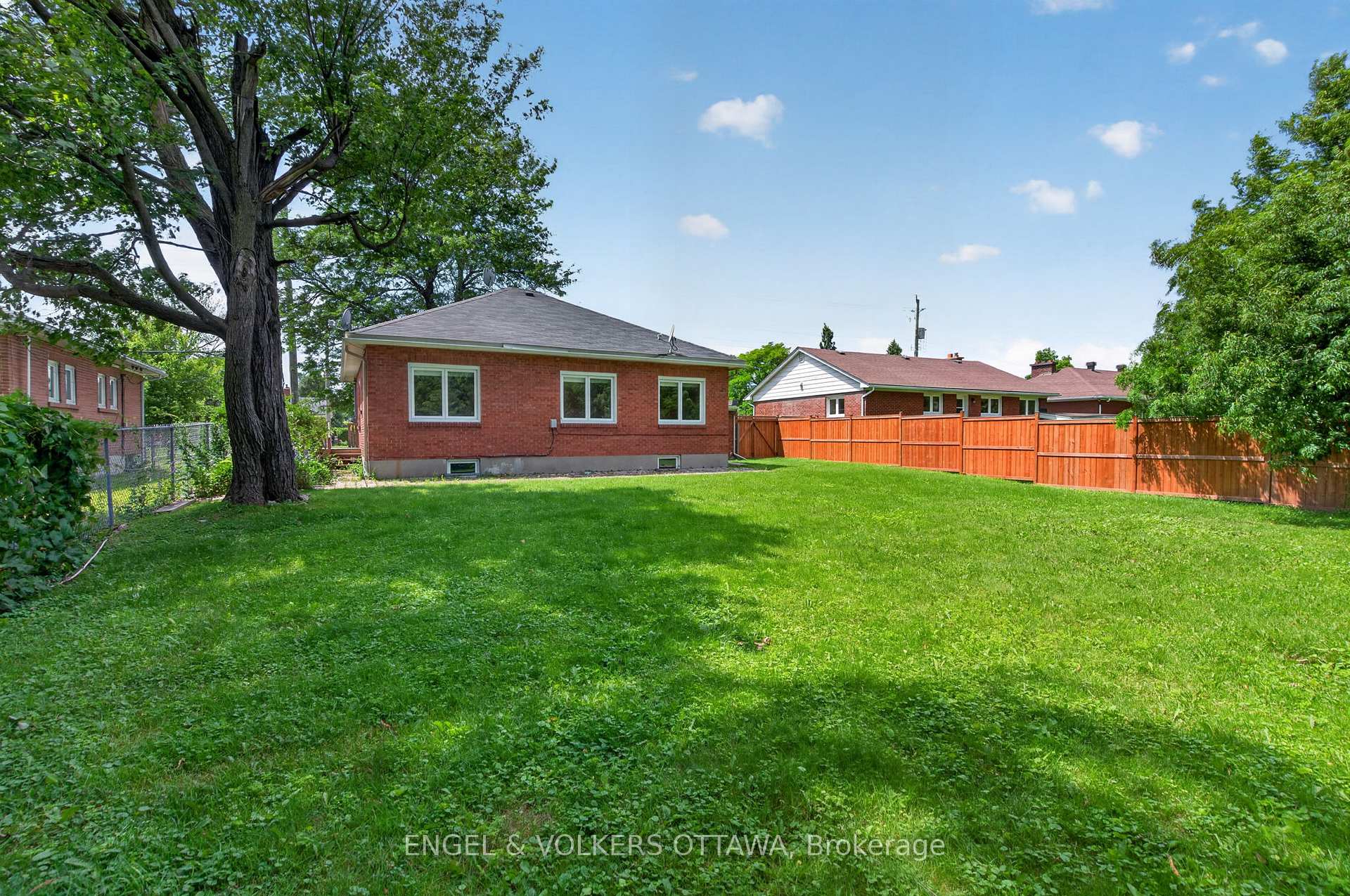 Photo 26 of 2445 Alta Vista Drive, Ottawa, Alta Vista — HOMEH