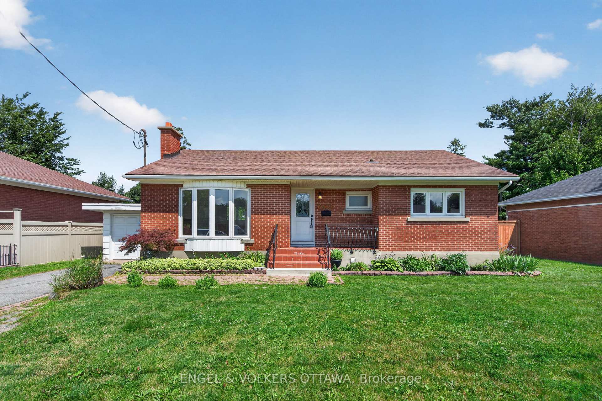 Photo of 2439 Alta Vista Drive