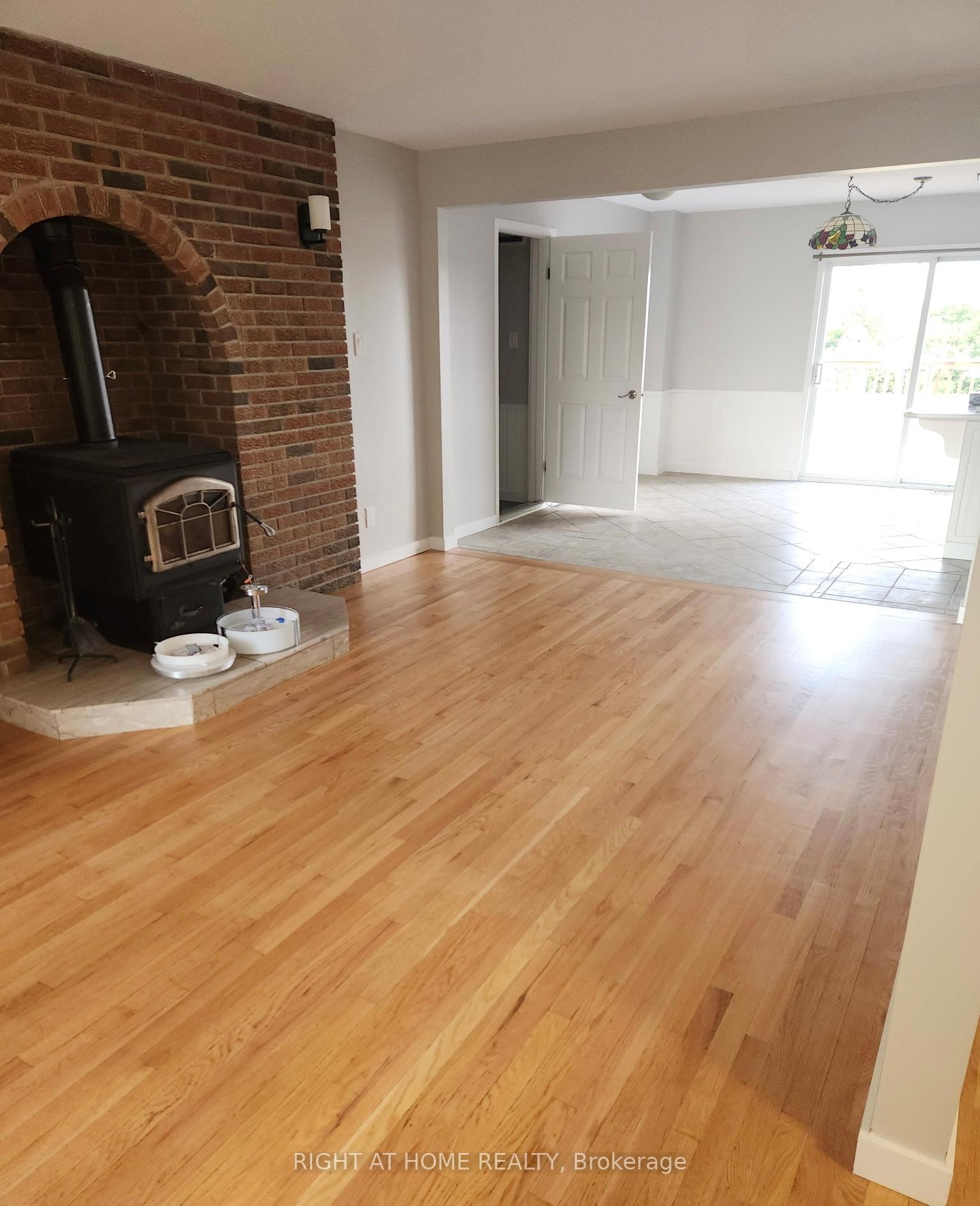 Photo 3 of 4157 Viewbank Road, Ottawa, Barrhaven - Half Moon Bay — HOMEH