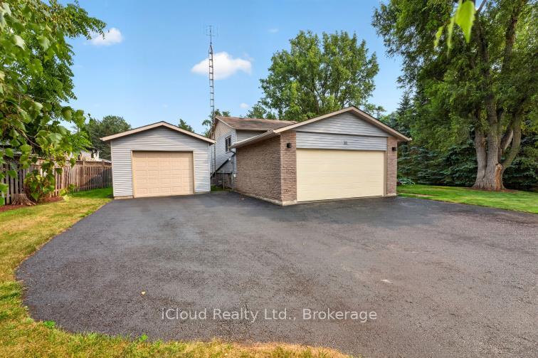 Photo 3 of 31 Richmond Street, Caledon, Mono Mills — HOMEH