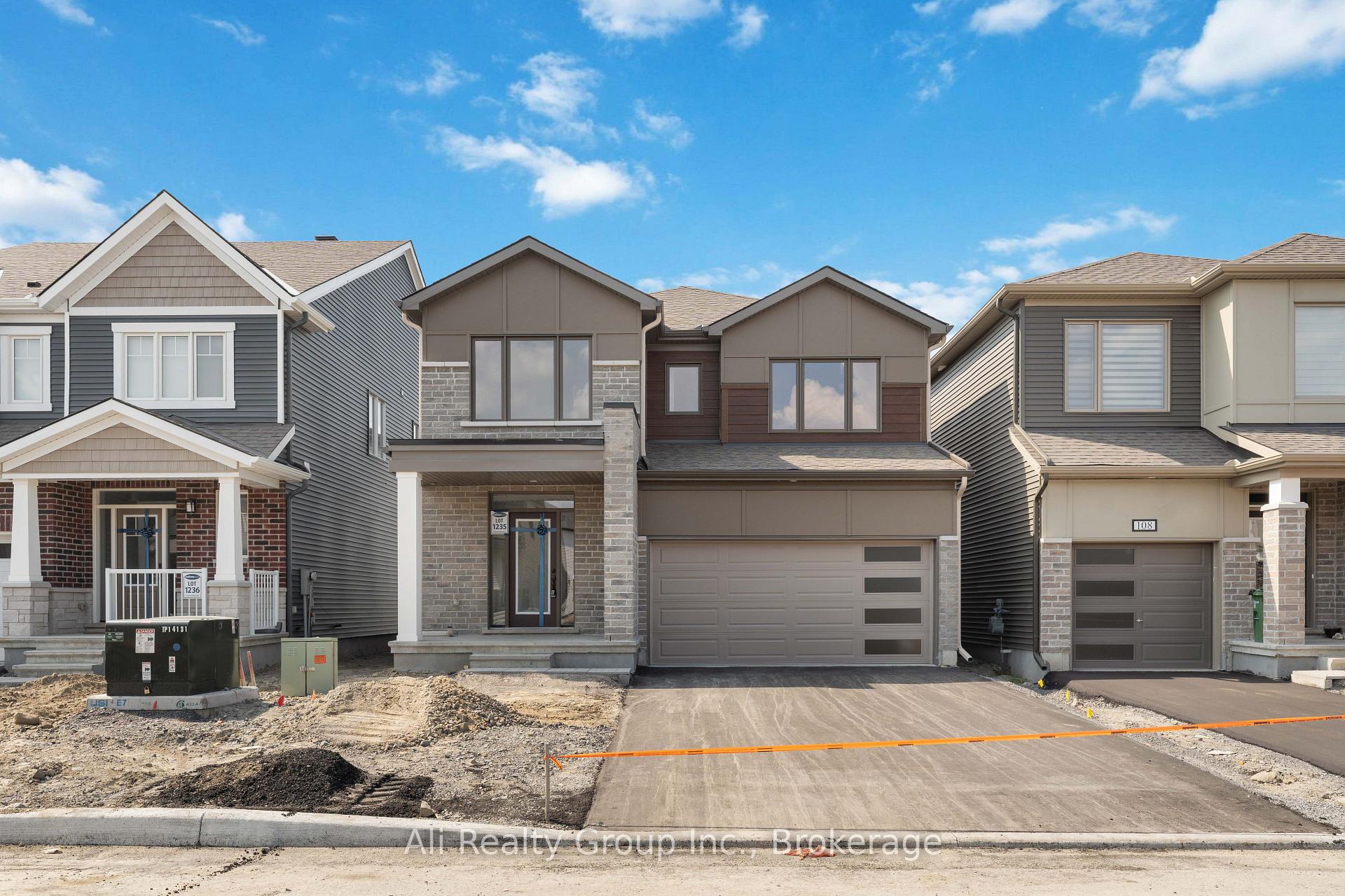 Photo 1 of 110 Yearling Circle, Ottawa, Goulbourn Twp From Franktown Rd/South To Rideau — HOMEH