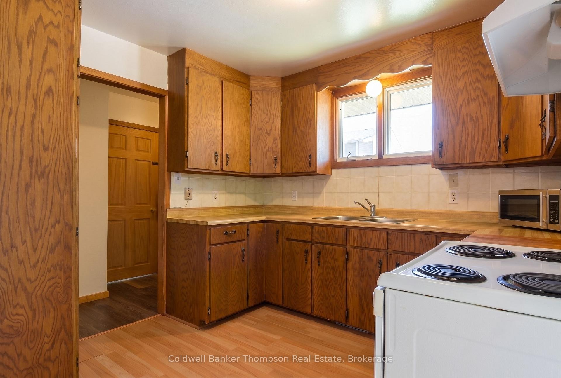 Photo 5 of 138 Main Street, Burk's Falls — HOMEH